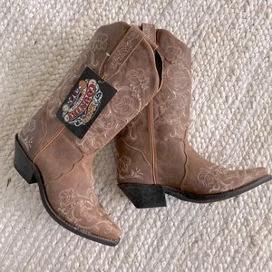 Rockin Country Collection Brown Leather Cowboy Boots, NWT